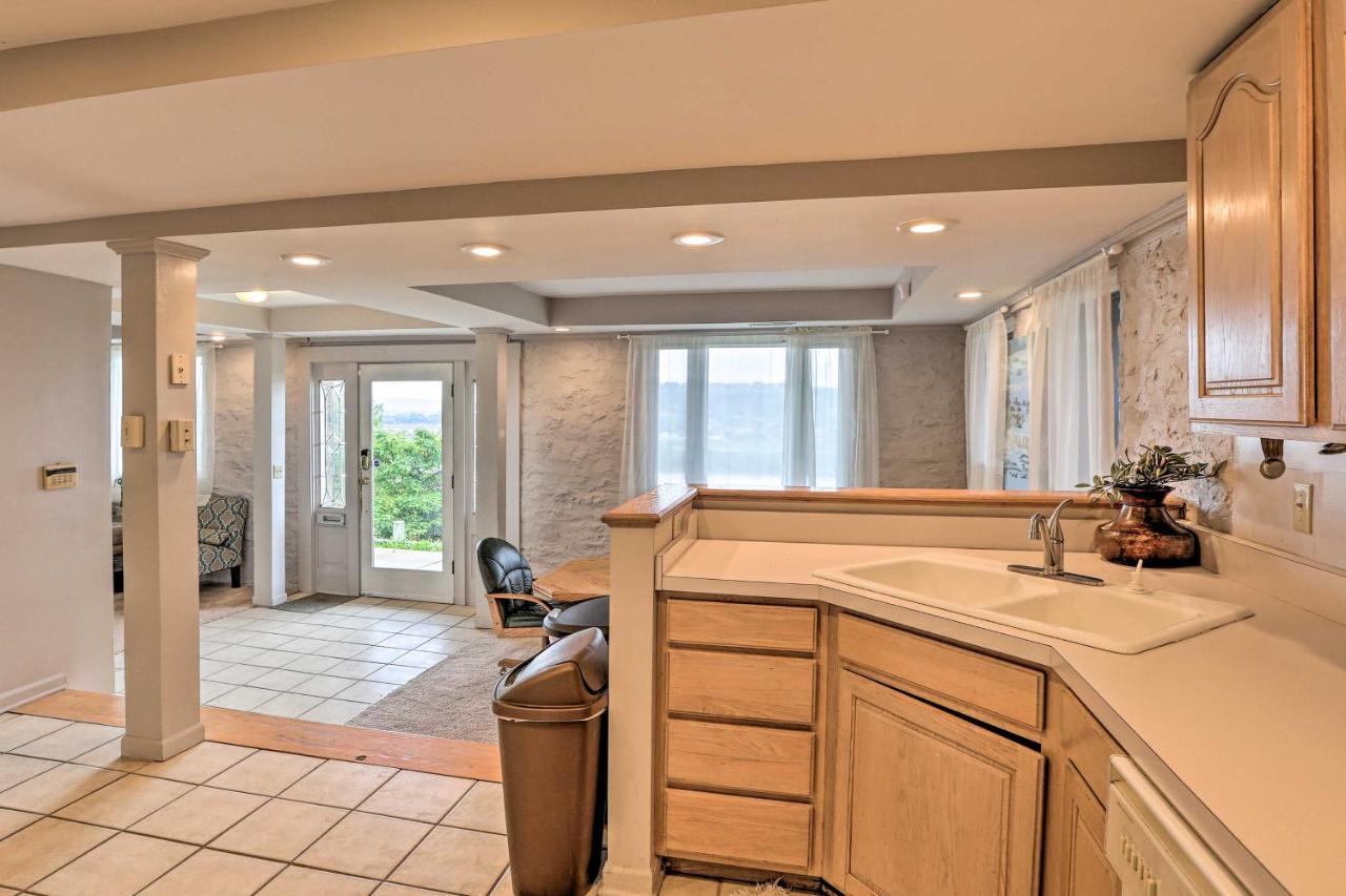 Queen Sanctuary With Views, 3 Mi To Downtown! *