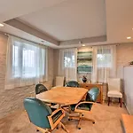 Queen City Sanctuary With Views, 3 Mi To Downtown!